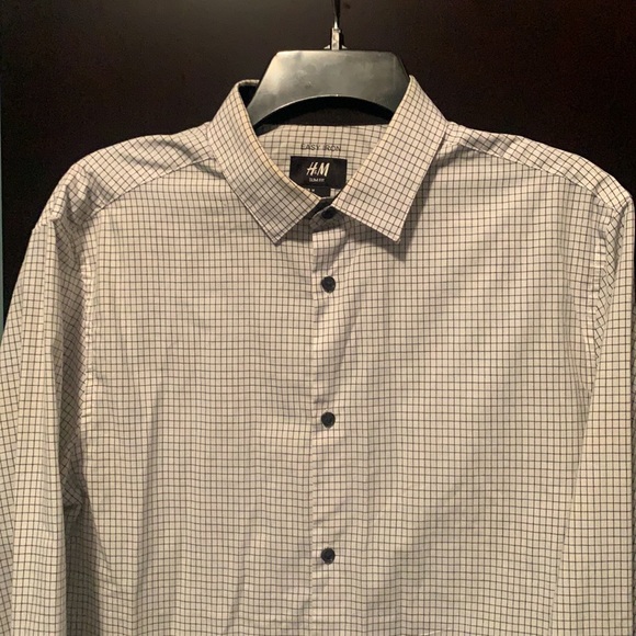 H&M slim fit button down shirt - Picture 2 of 2